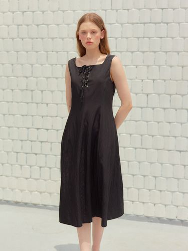 Eyelet Detail Sleeveless Midi Dress_Black - VEM.VER - Modalova