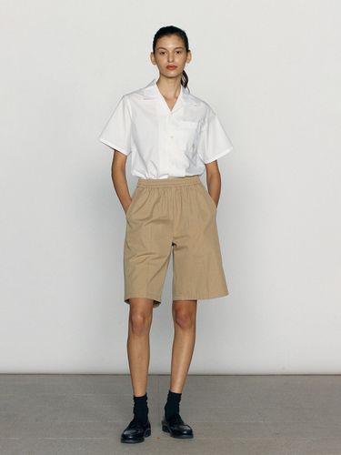 Bermuda Pants (Beige) - ROYALCITYPARK - Modalova