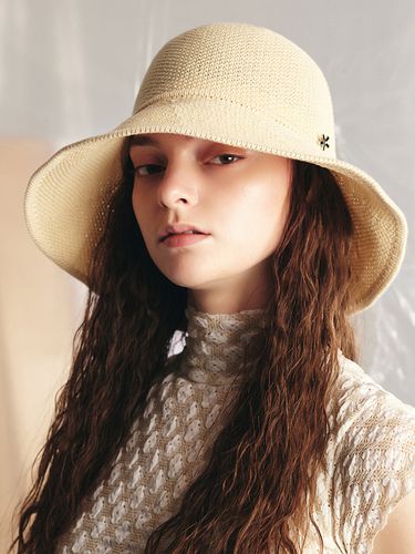 Mechelen Wide Beige Bucket Hat - ELKE BLOEM - Modalova