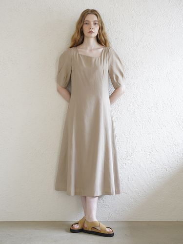 Arti Square Neck Dress (Beige) - LEIE - Modalova