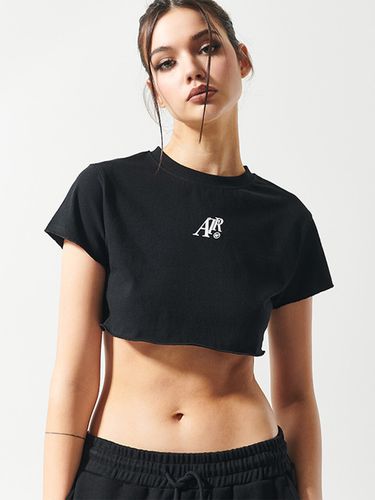 Front Logo Underboob Crop Short Sleeve () - ATTENTIONROW FOR WOMEN - Modalova