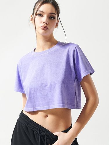 Pigment Crewneck Crop T-shirt () - ATTENTIONROW FOR WOMEN - Modalova