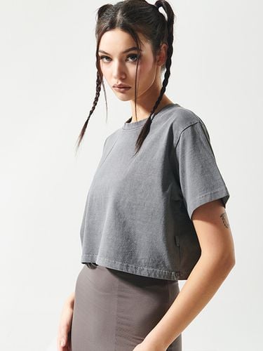 Pigment Crewneck Crop T-shirt () - ATTENTIONROW FOR WOMEN - Modalova