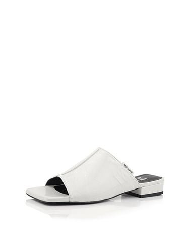 Moa Stitch Slippers_White - MakMade - Modalova