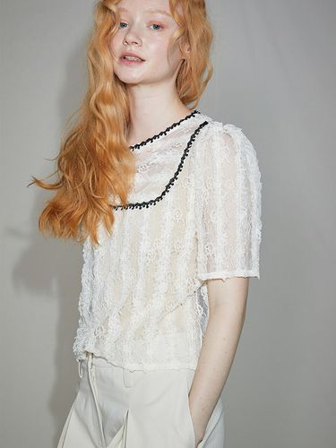 Arles Layer Lace Blouse (Cream) - SORRY TOO MUCH LOVE - Modalova