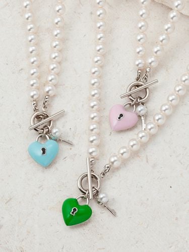 Heart Locks and Keys Pearl Necklace_3 Colors - TATIANA - Modalova