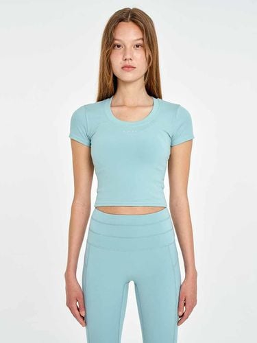 Low Scoop Crop Tee_ Mint - INJIACTIVE - Modalova