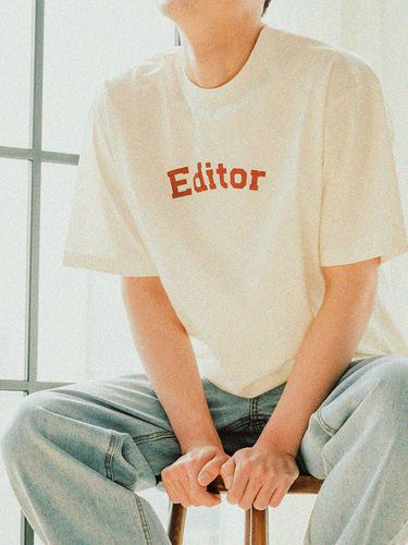 Editor Graphic T-Shirt (Off White) - NORD STUDIO - Modalova