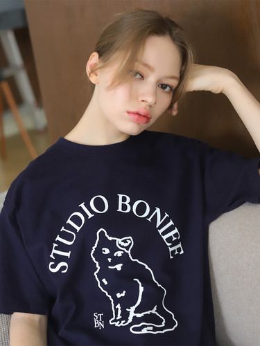 Cat Symbol Graphic Loose T-Shirt () - BONIEE - Modalova