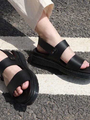 Lake Strap Sandals Black - Pascorozen - Modalova