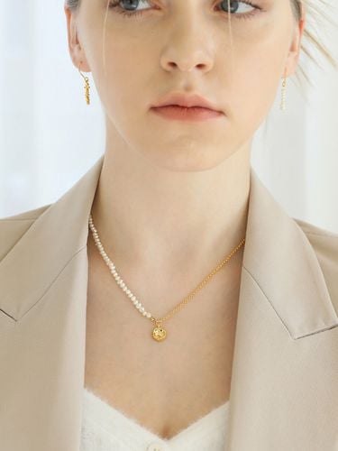 Pearl N Chain Coin Necklace (N036) - LAZYDAWN - Modalova