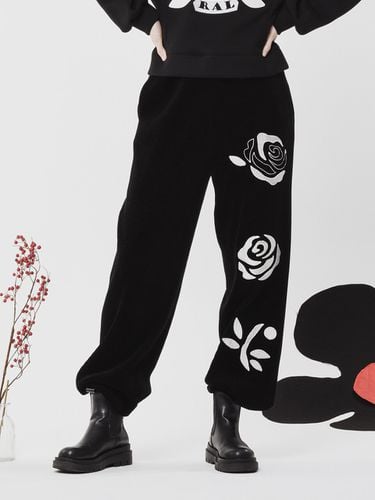 Rosie Corduroy Jogger Pants (Black) - RALMODE - Modalova