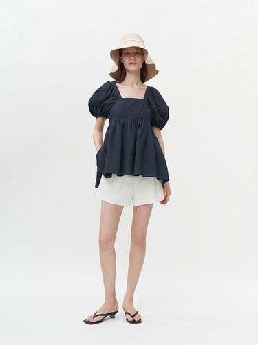 Midnight Elle Puff Blouse - COURRI - Modalova