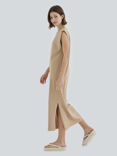 Sleeveless Long Dress (Beige) - ENOUGH TIME - Modalova