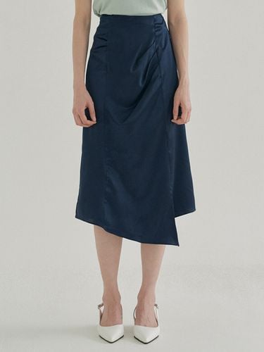 FJD Unbalance Satin Skirt_ Navy - REORG - Modalova