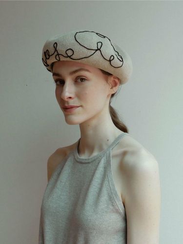 Lettering Beret Hat - Beige - THELAMA - Modalova