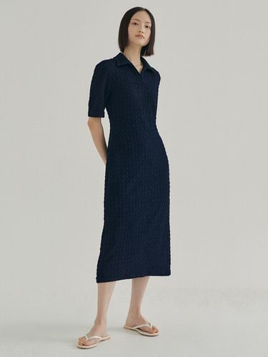 FJD Popcorn Patten Dress (Navy) - REORG - Modalova