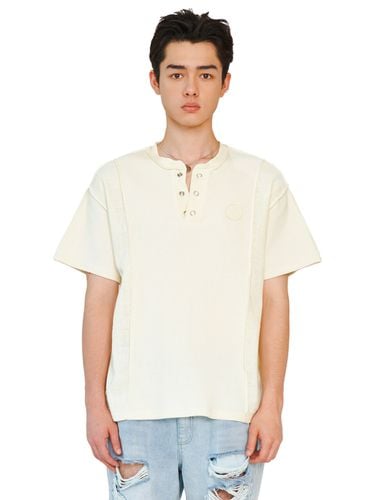 Henry Neck Mix T-shirt Light Beige - LECYTO - Modalova