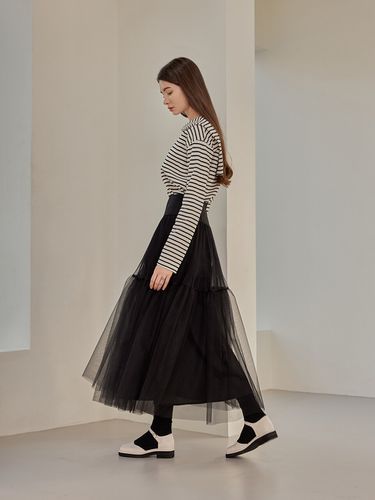 Emery Volume Tulle Skirt (Black) - a.riff - Modalova