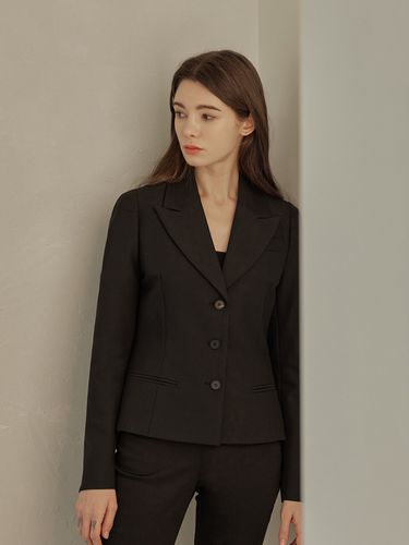 Emery Line Three Button Jacket () - a.riff - Modalova