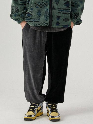 Corduroy Jogger Pants_Black - CARGOBROS - Modalova