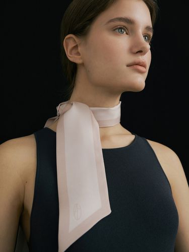 Long Twilly Silk Scarf - Pale Pink - AVVINA PELLE - Modalova