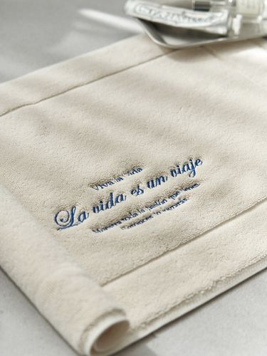 French Typo_Towel Foot Mat - DECOVIEW - Modalova