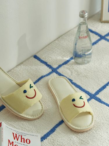 Wink Embroidered Slippers - DECOVIEW - Modalova