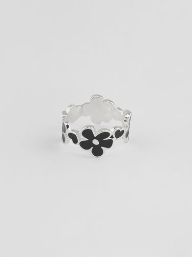 Bloom Patch Ring - NONENON - Modalova