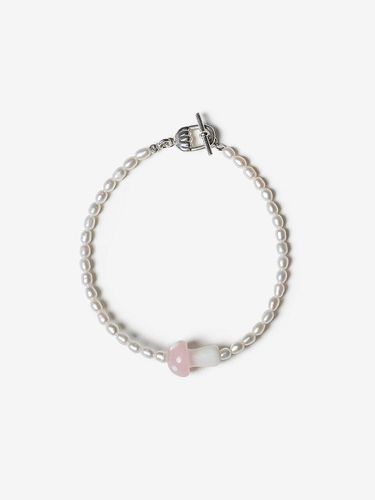 Tiny Pearl Mushroom Bracelet - AEKKI - Modalova