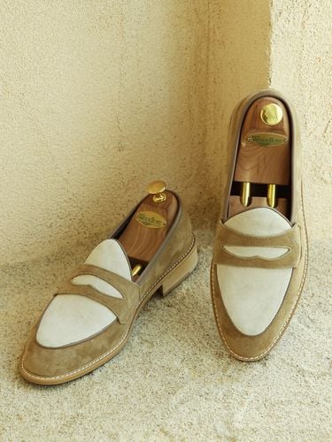 Classic Suede Loafer - CUSTOMMOOD - Modalova