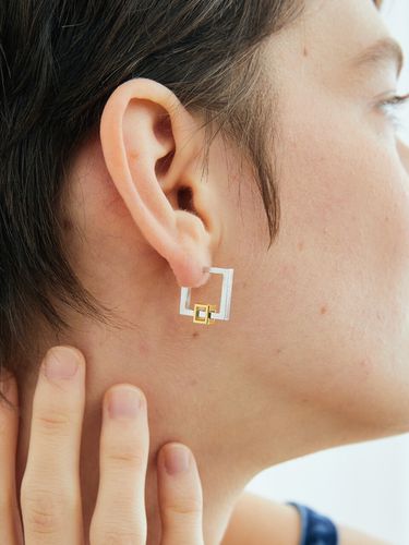 Small Square in Square_Earring - THE PART OF - Modalova