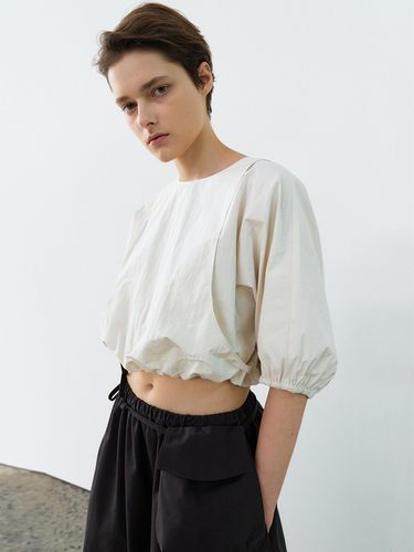 Balloon Cropped Blouse_Custard - MAISONMARAIS - Modalova