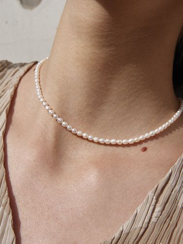 X Pearl Necklace - A BIT MOR - Modalova