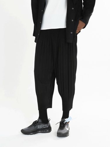 Pleats Baggy Jogger Pants - Caprants _ - MONPLISSE - Modalova