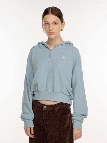 Hoodie Half Zip-Up Crop T-shirt_Light Blue - PLAC - Modalova