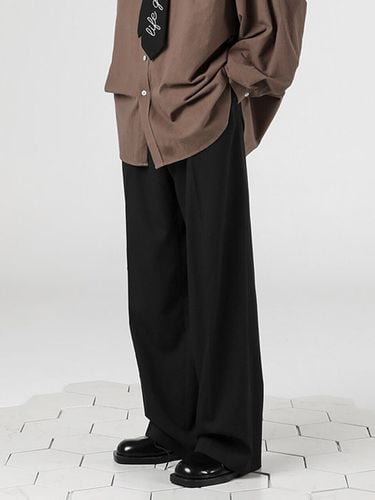 Modern One Tuck Wide Slacks_Black - AVANDRESS - Modalova