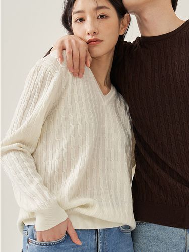 Women Vertical Cable V-neck Knit - IOLO - Modalova