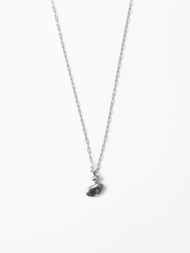 Small Round Perfume Necklace_Silver - Invisible collage - Modalova