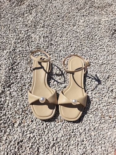 Twist Pearl Sandal - Maison Sofia Grace - Modalova