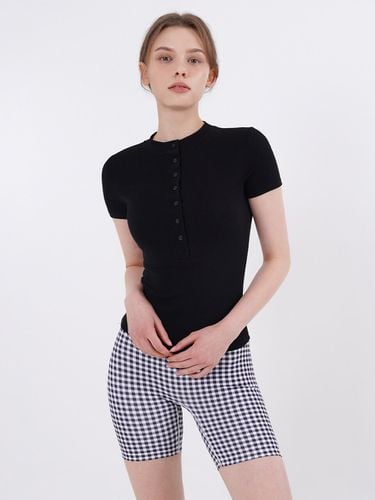 Make Button Ribbed Short Sleeve_Black - conchwear - Modalova