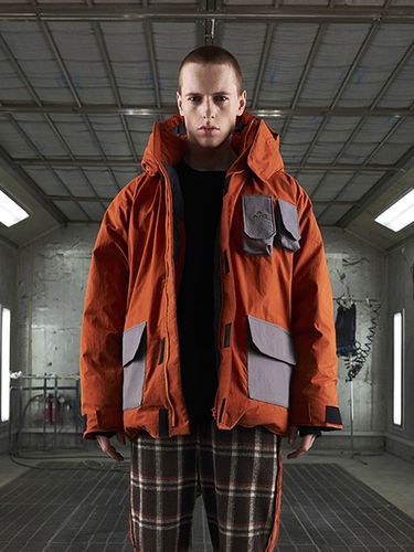 Crease Down Jacket (Orange) - AAC - Modalova