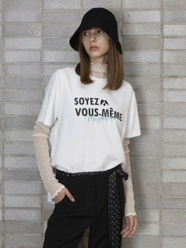 Lettering Blouse_White - real me another me - Modalova