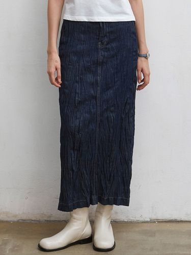 Denim Wrinkle Long Skirt (Blue) - NICK&NICOLE - Modalova