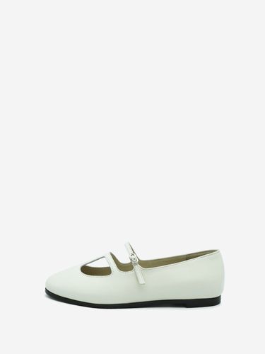 Loro T-strap Flat Shoes (HN111-KPIV) - HYOON - Modalova