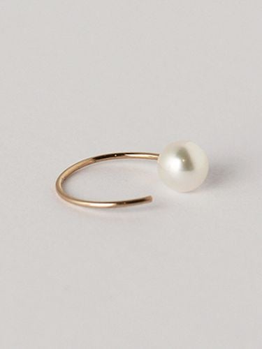 K -filled Pearl Ear-cuff / Earring - Less is more - Modalova