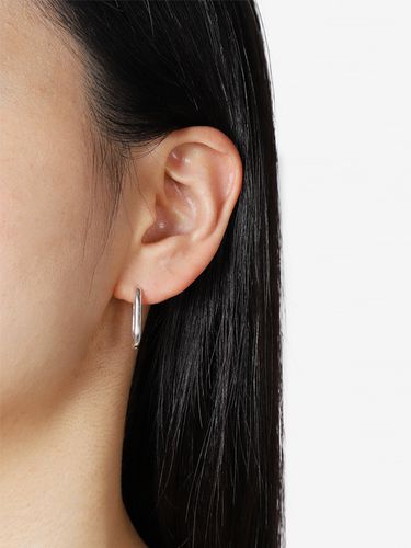 Plum Bluff Earring _ Silver - AEKKI - Modalova