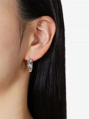 Glee Dot Earring _ Silver - AEKKI - Modalova