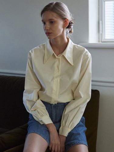 Lovely Big Collar Shirts_Cream - YAN13 - Modalova