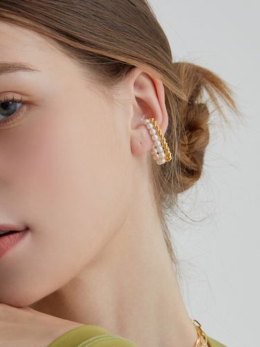 Drop Pearl Earcuff Earring - ANNAFLAIR1986 - Modalova